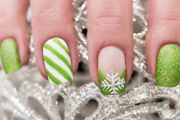 Get Festive with Green Christmas Nails