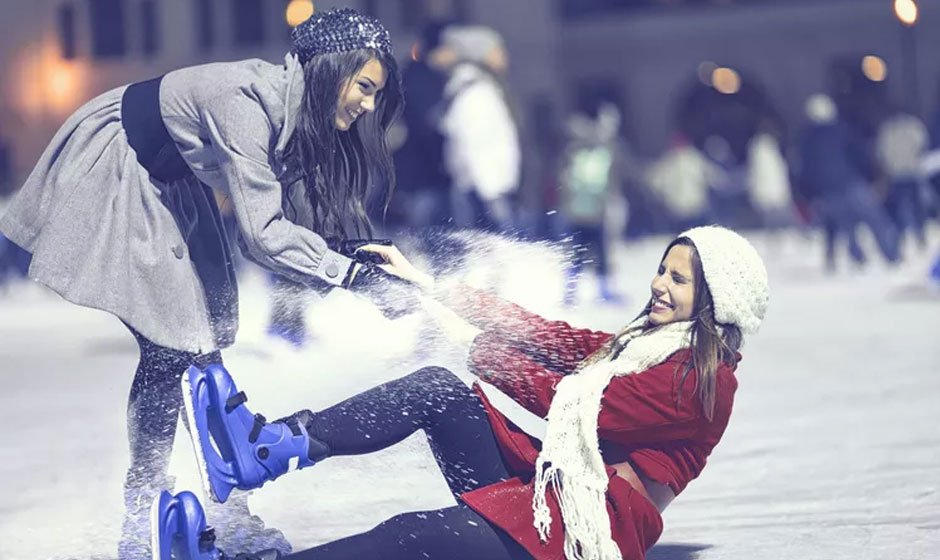 What to Wear When You Go Ice Skating - BlueSmartMia