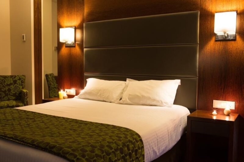 Create the Perfect Ambiance in a Hotel Room With Smart Lighting Solutions