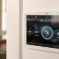 Effortless-climate-control-the-wireless-remote-control-thermostat