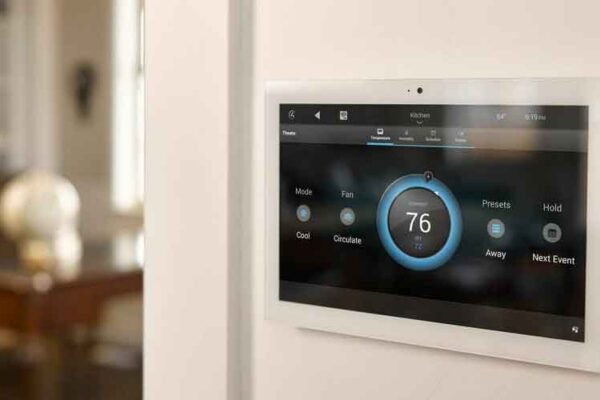 Effortless climate control: the wireless remote control thermostat