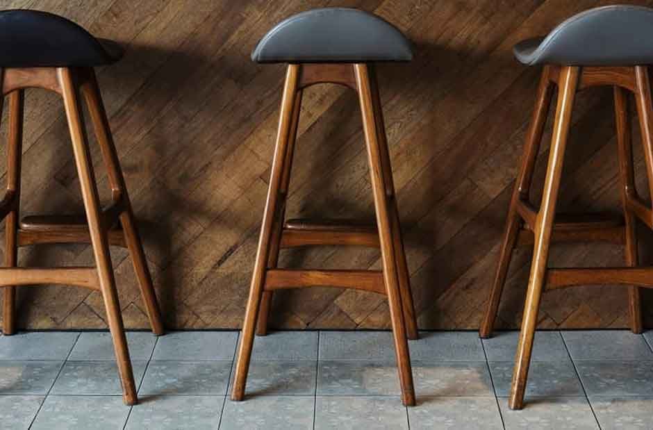 modern-tall-wooden-bar-stools