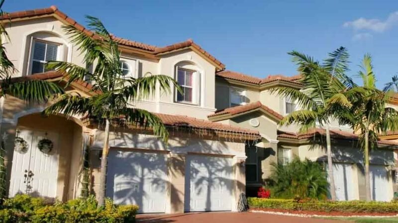 Buying Villas for Investment in Florida: A Smart Move for Investors