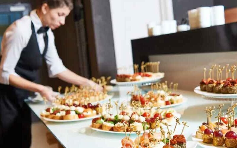 5 Reasons to Hire Catering Services for Your Next Event - BlueSmartMia