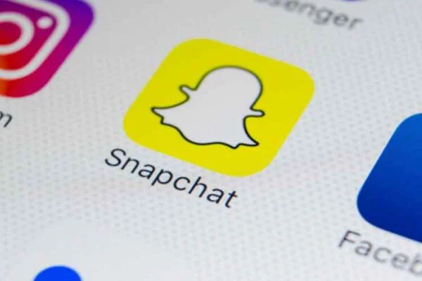 The Art of Snapchat Texting: An Impactful Guide to Engage Conversation