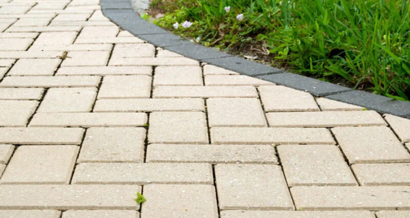 The Benefits of Low Maintenance Driveway Landscaping for Busy Homeowners
