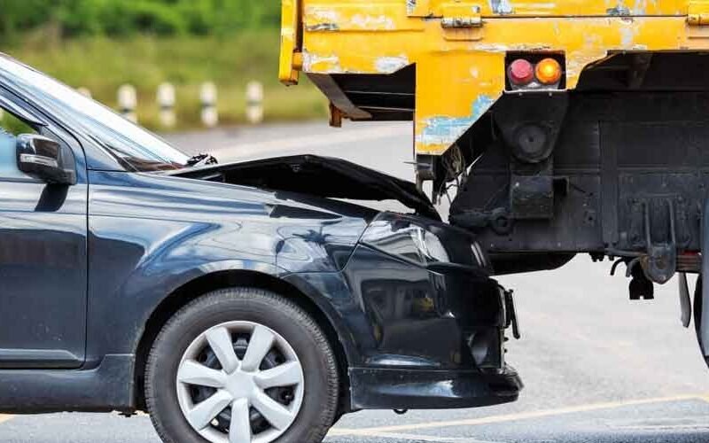 A Step-by-Step Guide to What to Do After a Truck Accident - BlueSmartMia