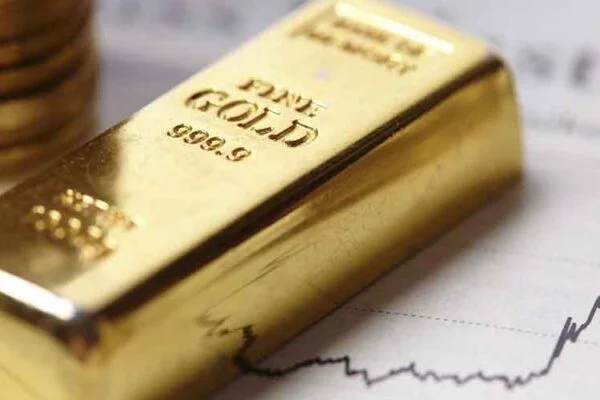 Pros and Cons of Investing in Gold IRA vs Physical Gold