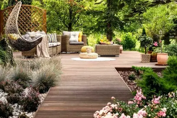 Landscaping on a Budget: Affordable Ideas to Beautify Your Outdoor Space