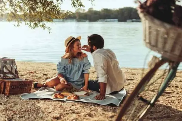 Planning A Romantic Date? Go On A Picnic!