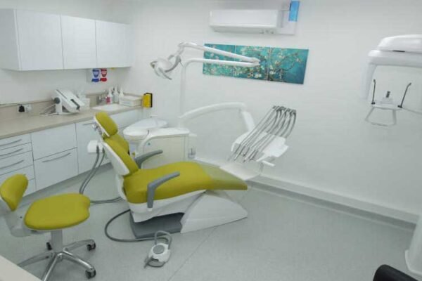 Essentials for Your Dental Studio: Crafting a Professional and Inviting Atmosphere