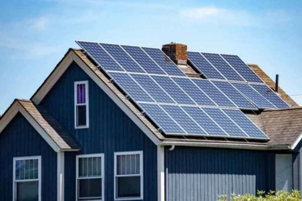 The Advantages & Disadvantages of Residential Solar Electricity