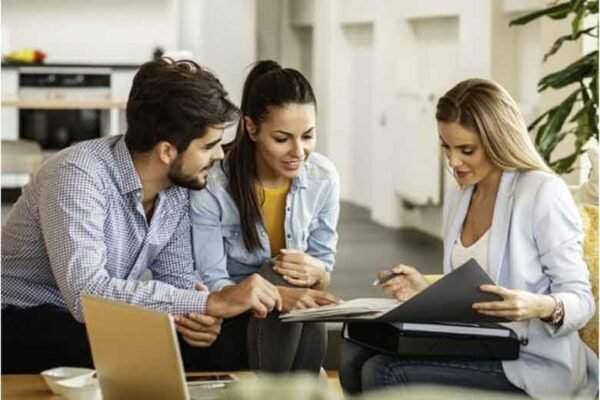 Selling Your Home: Why Choose a Trusted Local Buyer?