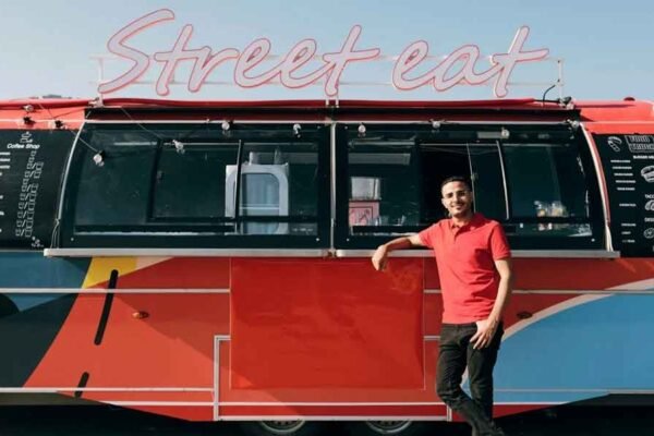 The Essential Blueprint for Launching a Gourmet Food Truck Business